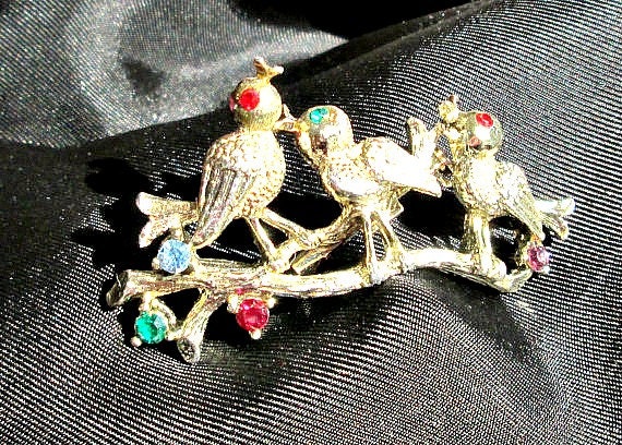 Gerry's Brooch Three Birds on a Branch Designer Mid Century Figural Brooch Gold Tone