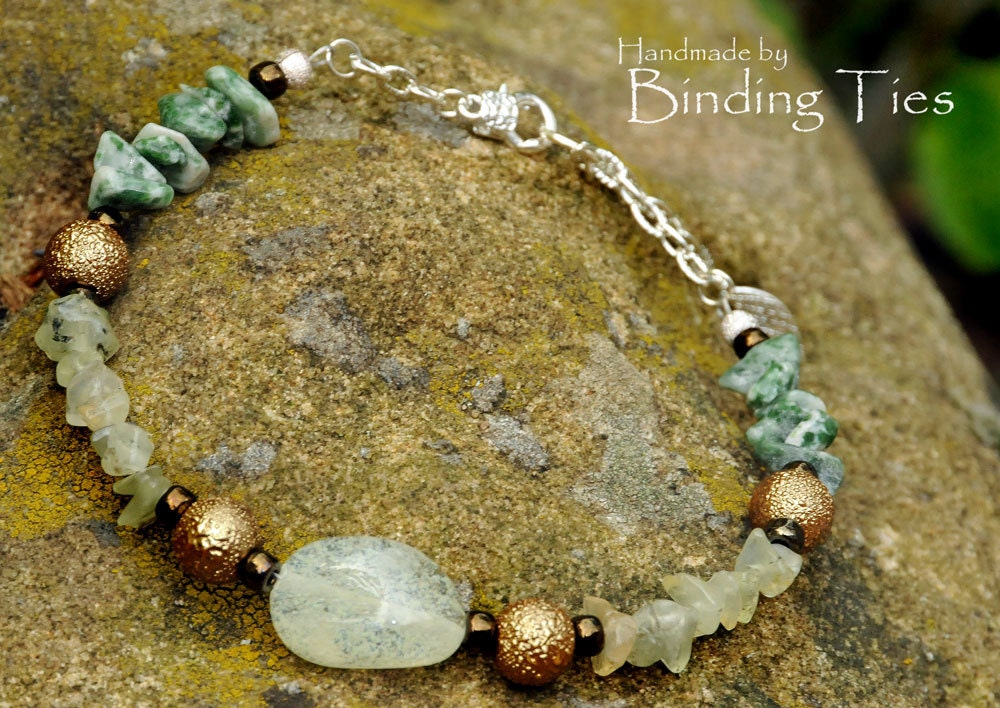 Bracelet with green spot jade, aventurine and green moss quartz, with silver clasp and tiny leaf detail
