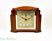Chic Vintage 1930's Oak Art Deco Mantel Clock from Temco