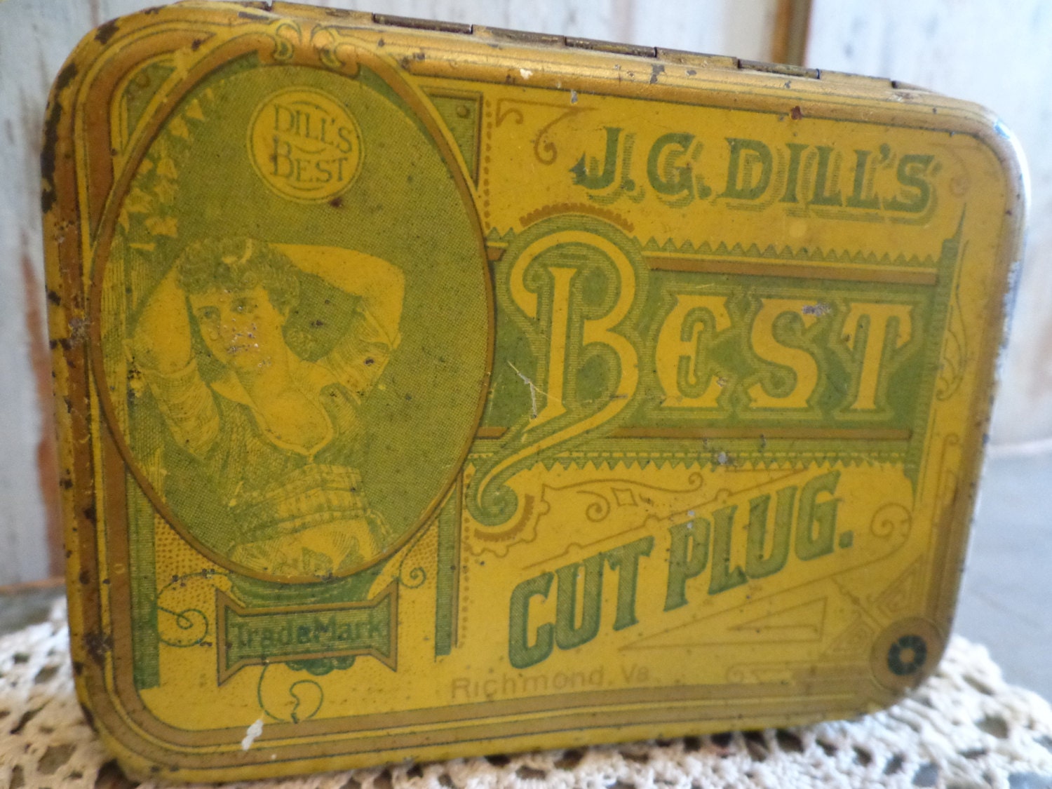 FREE shipping / antique tobacciano tin / dill's BEST cut plug / EPSTeam