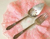 Vintage 1933 Roberts & Belk Rosedale pattern silver plate cake server and meat fork, Shabby Chic, Cottage Chic