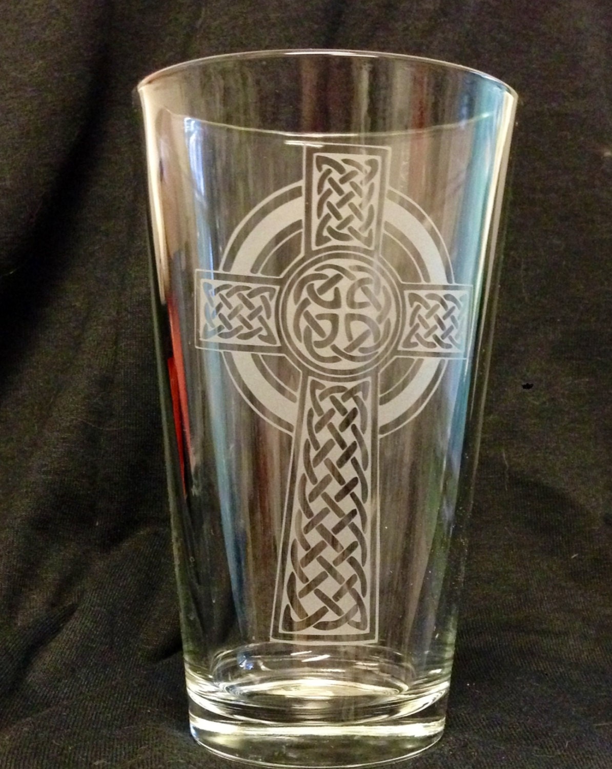 Celtic Knot Cross Etched Pint Glass Ireland