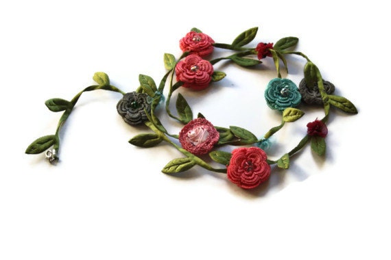 Jewelry Crochet Turquaz Pink Flowers and Green Leafs Necklace Handmade