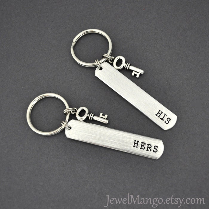 COUPLE key chain, COUPLE key chain, mr. mrs.,hand stamping jewelry, His and Hers, Girl friend, Boy friend, Husband and Wife, wedding gifts