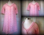 30% OFF SALE / Vintage Robe / Pink Lace Peignoir / 1960s / Medium