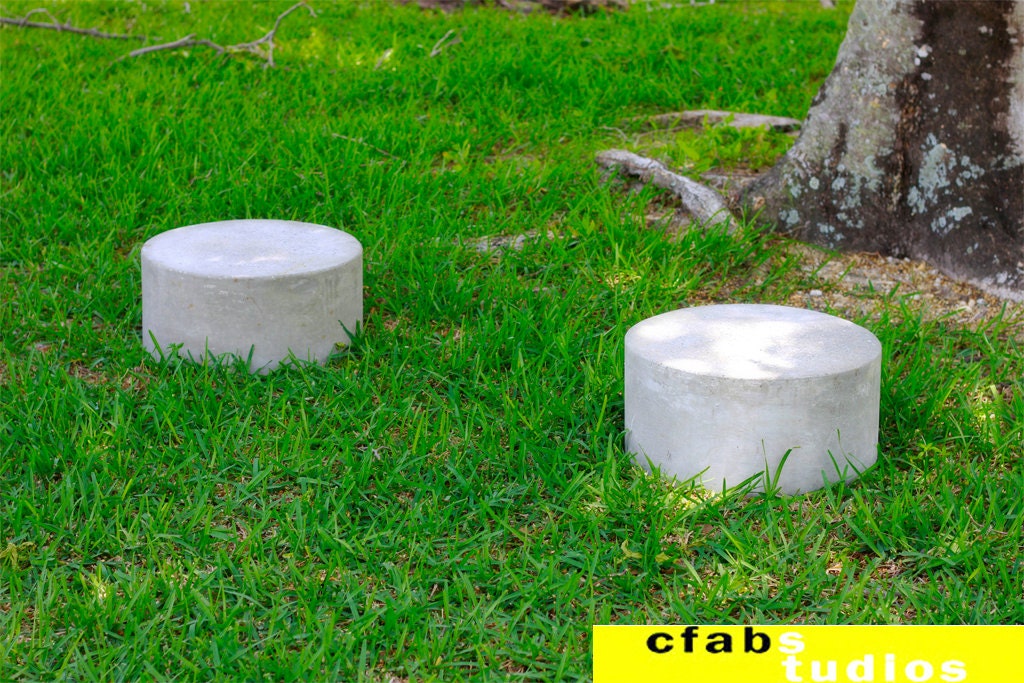 Round Pedestal Concrete for your Garden, Yard, Home