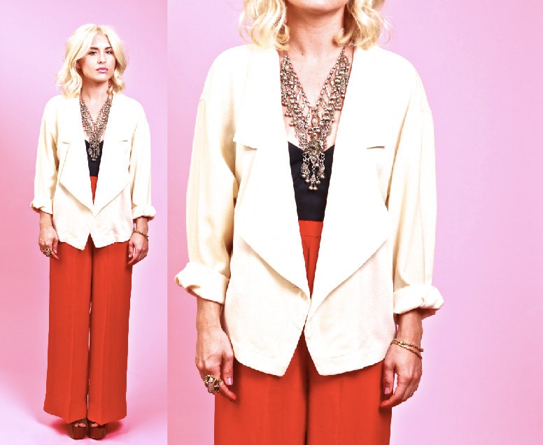 Avant Grade ivory wool crop jacket. Wool Blazer
