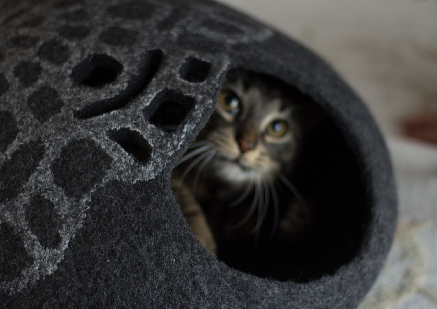 L size cat bed/cat cave/cat house/lace inspiration felted cat cave (With GIFT pad)