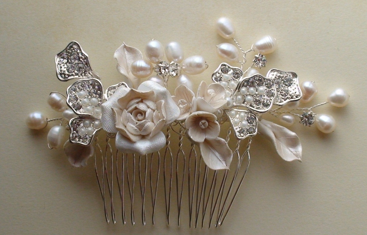Bridal hair accessories. Ivory flower/ pearl hair comb. handmade bridal accessories, Wedding head piece.Whit flower hair comb.