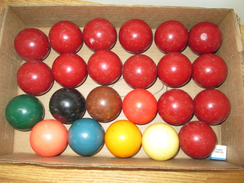 Vintage SNOOKER balls full set