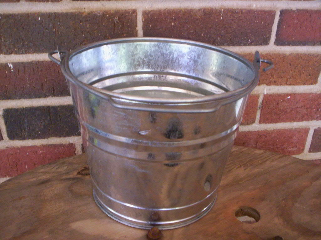 Bucket/ Galvanized bucket/metal bucket