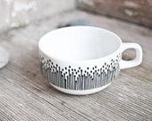Hand-painted vintage coffee mug "somewhat angular", black and white