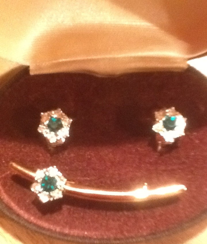 Vintage Stratton brooch and clip-on earrings set in their original box