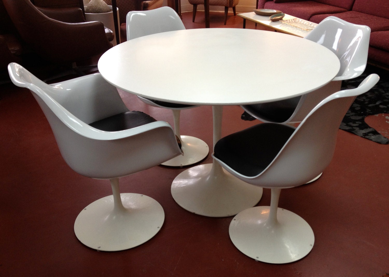 Vintage Eero Saarinen Knoll Tulip Dining Set