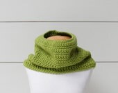 Chunky Crochet Scarf Cowl in Olive Green -  Neckwarmer for Winter and Christmas gifts