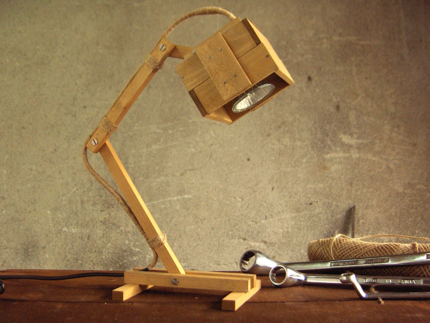 Kran lV oak - wooden desk table working lamp unique style MADE TO ORDER