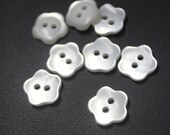 20 Pcs White Shiny Sew On Buttons in Floral Flower Shape For Sewing, Fashion Crafts and Accessories