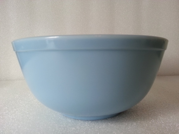 Vintage Pyrex Delphite Blue (Bluebelle) 403 - 2 1/2 QT Mixing Bowl