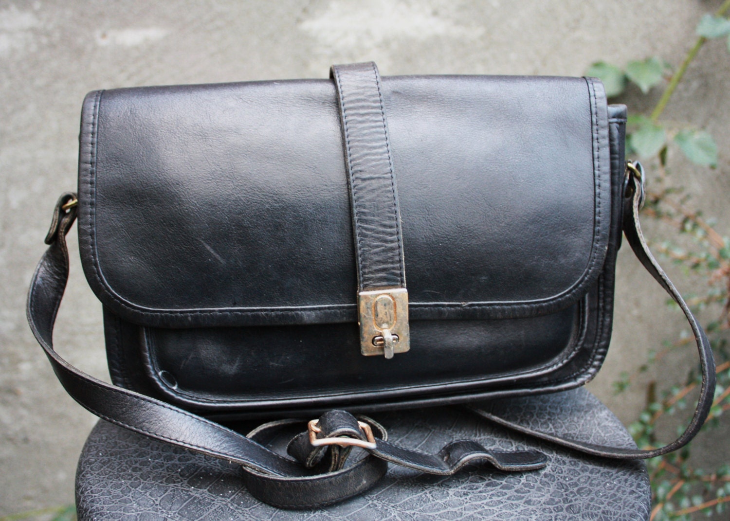 Vintage MICHAEL GREEN Genuine Leather Black Shoulder Cross Body Bag