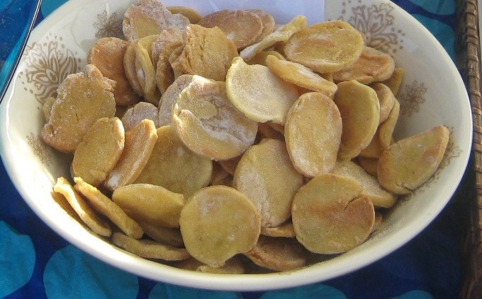 Pumpkin and Pear Pet Biscuits Pet Treats for Dogs and Cats.  Vegetarian, gluten grain free, organic, no preservatives