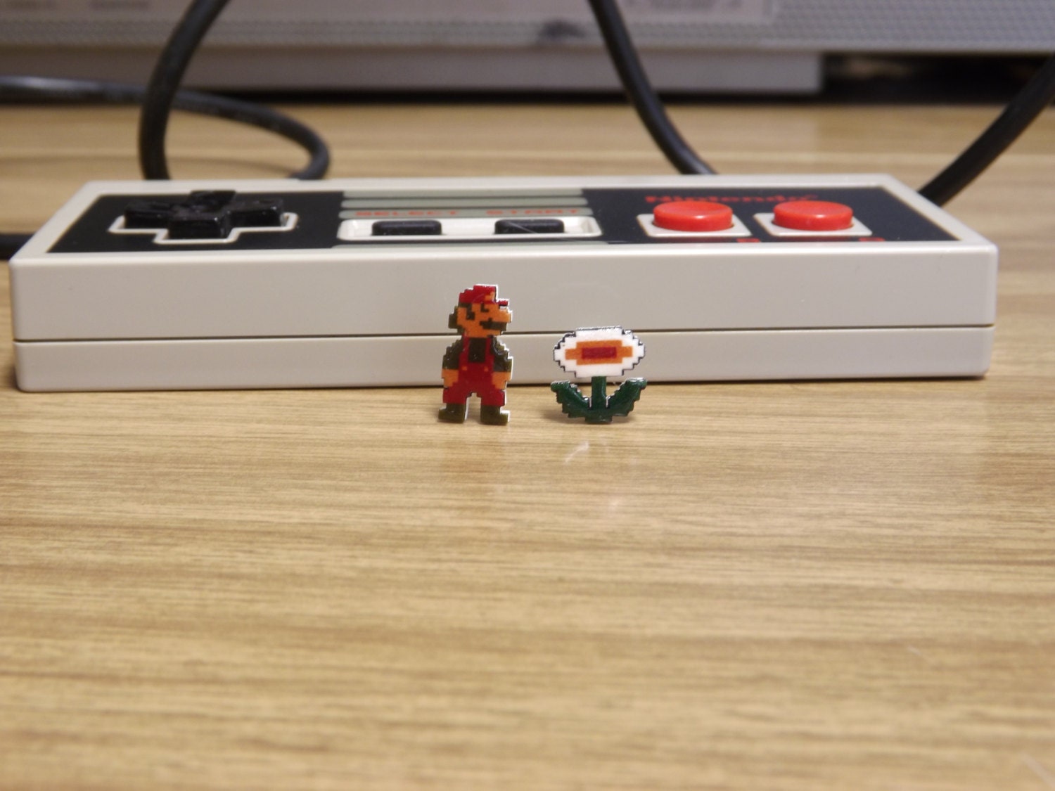 Mario & Fire Flower earrings - Video Game Jewelry - 8 bit Pixel (Nintendo/Mario)(Nerdy/Geeky/Retro)