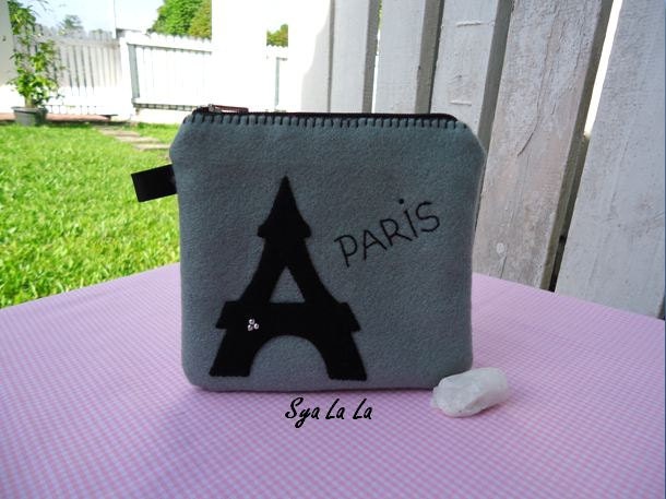 Handmade Felt Pouch, Paris France Eiffel Tower Purse, Coin Case in Grey Color with Black Zipper, woman makeup bag, girl pencil bag