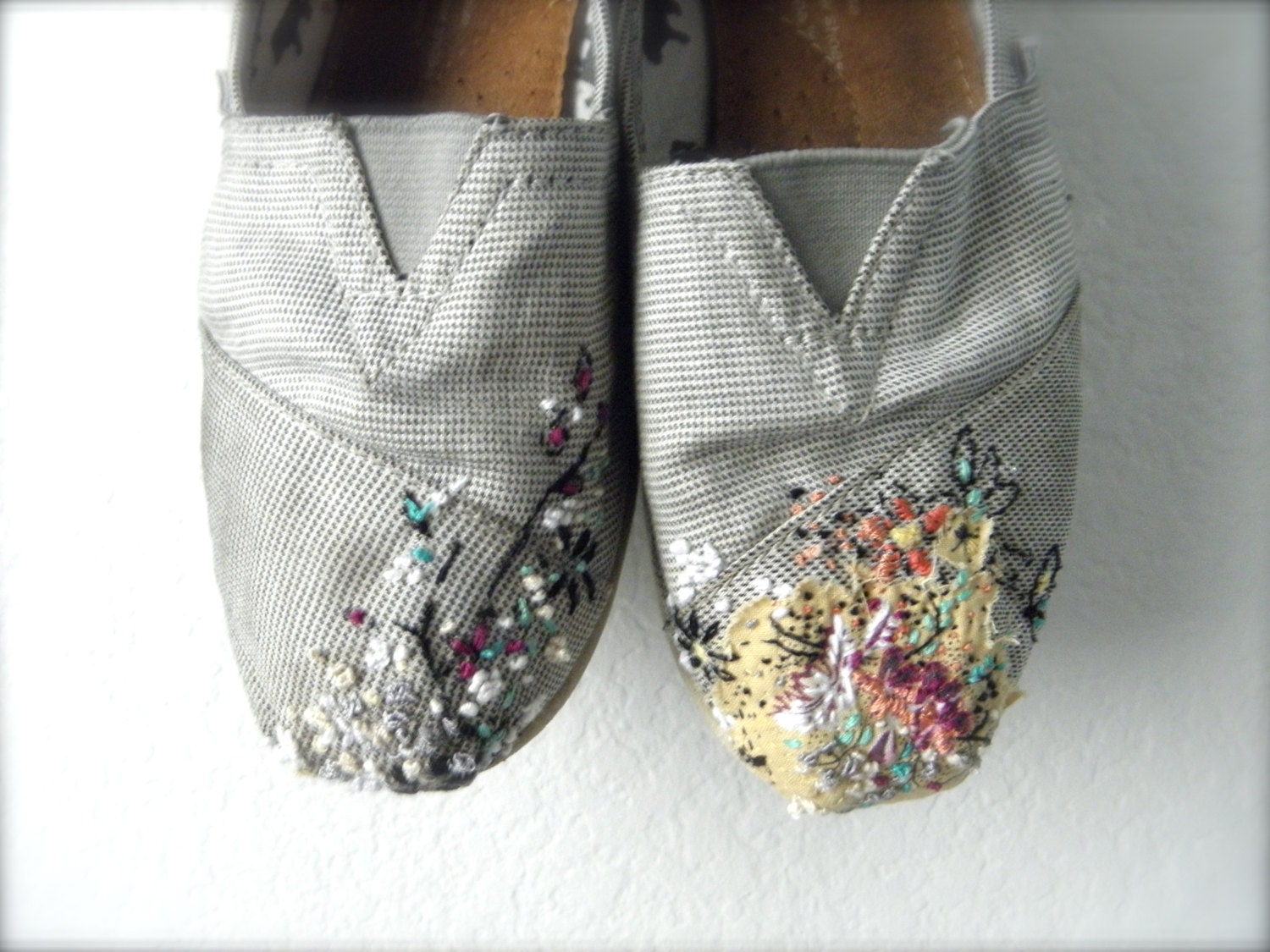 Contemporary Textile Art - appliqué on Tom's kit /OOAK
