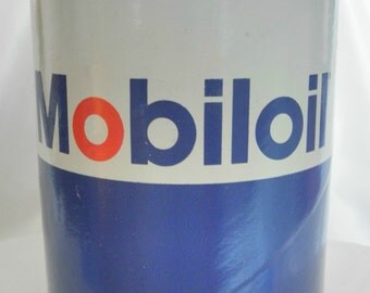 Vintage 1 Quart Composite Cardboard BLUE & WHITE Pegasus MOBIL oil can