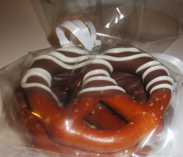 12 Personalized Chocolate Covered Pretzels With Black & White Stripes. Perfect Favor for Birthday's, Weddings, Bridal Parties