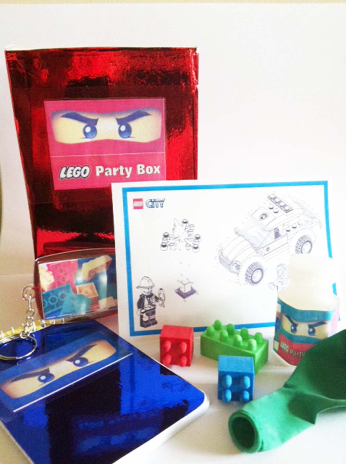 Lego Party Box with 7 great items included