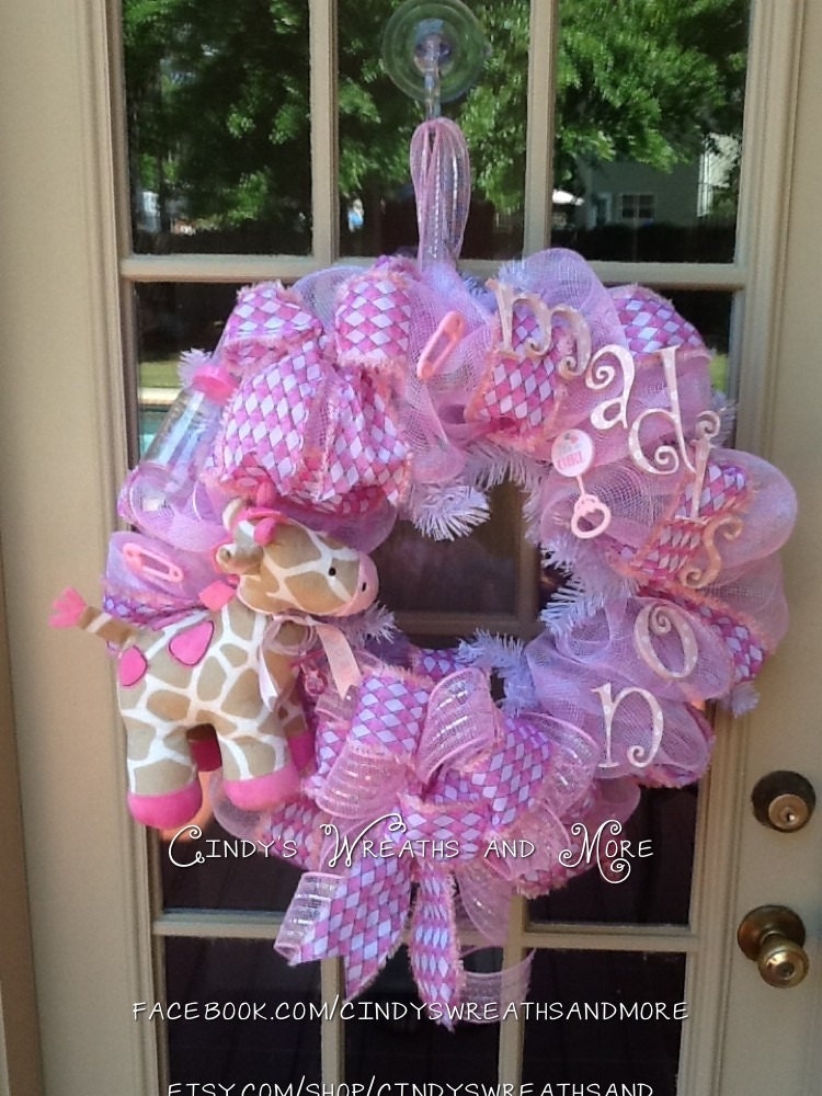 Free Shipping - Custom Baby Girl Giraffe Wreath, Baby Wreath, Pink and White, Hand painted letters, Deco Mesh, Nursery Wreath, Baby Shower,