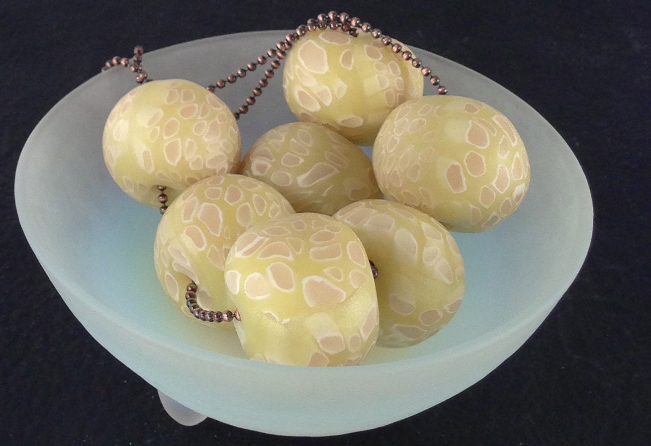 Heart of a Flower.Translucent Polymer Clay Necklace. Soft Tender Yellow.