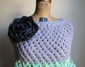 Trellis Capelet.Light Grey. Mint.