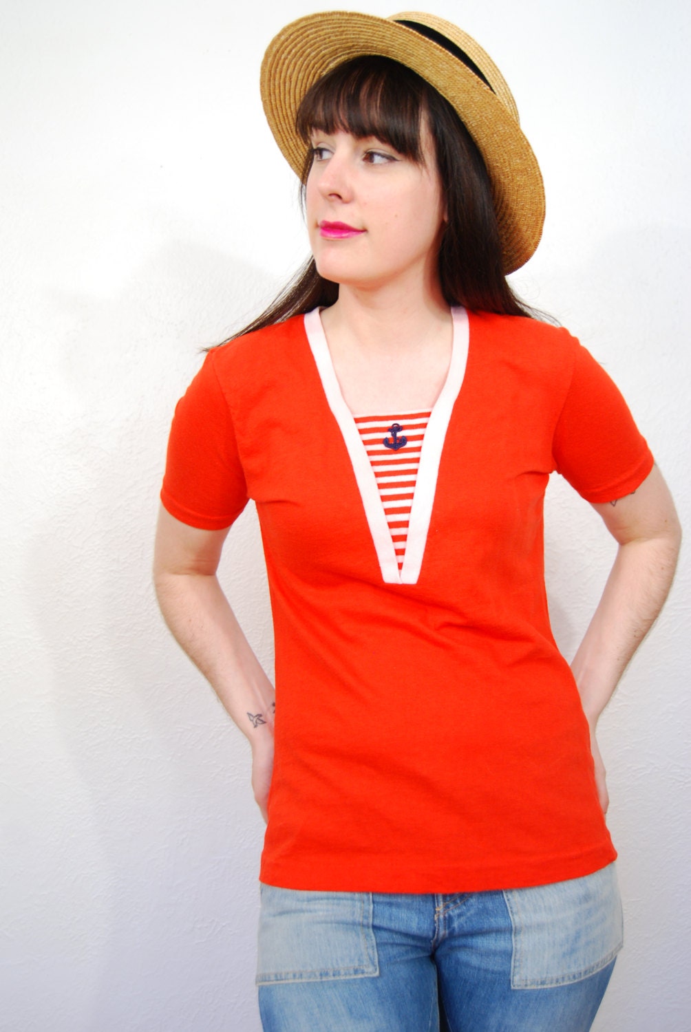 vintage 1960s / mod / nautical / sailor / tee shirt / red / v neck / size M