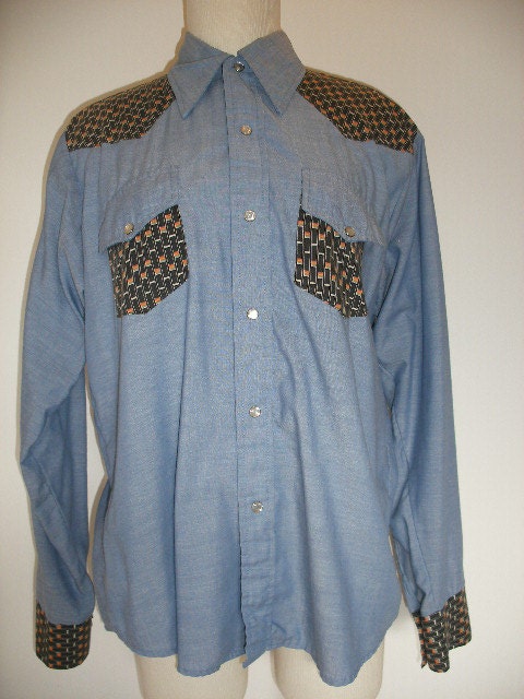 70s men's chambray snap shirt, western indie alt men's country shirt.