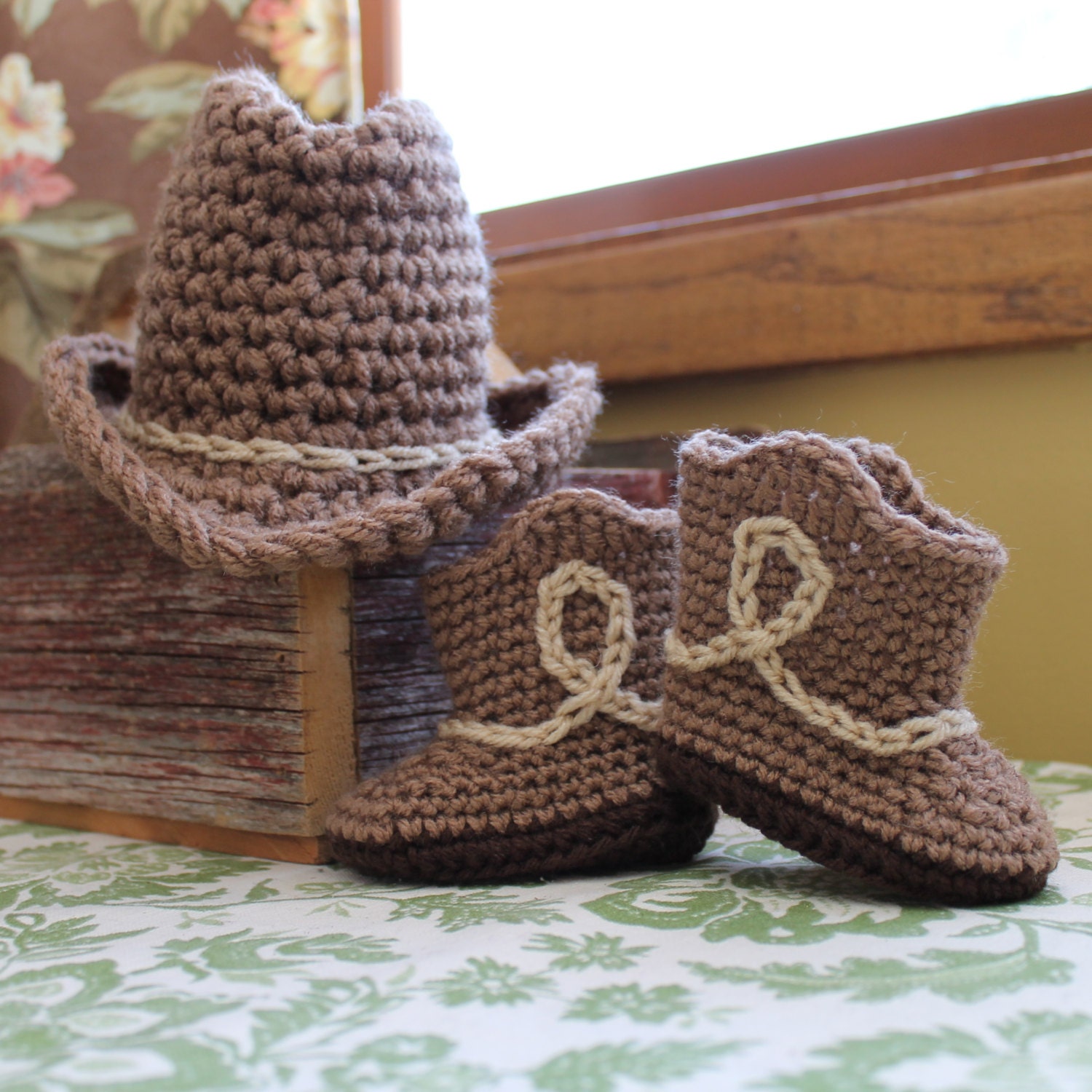 Newborn Baby cowboy hat and boots set
