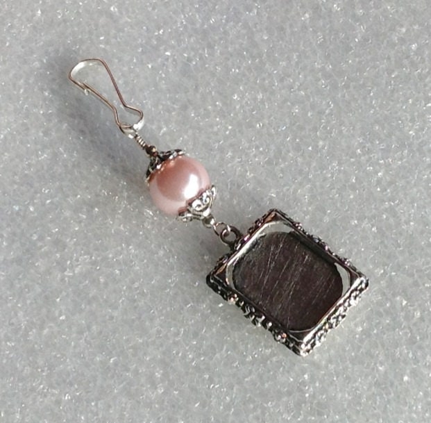 Wedding bouquet photo charm. Pink shell pearl charm.