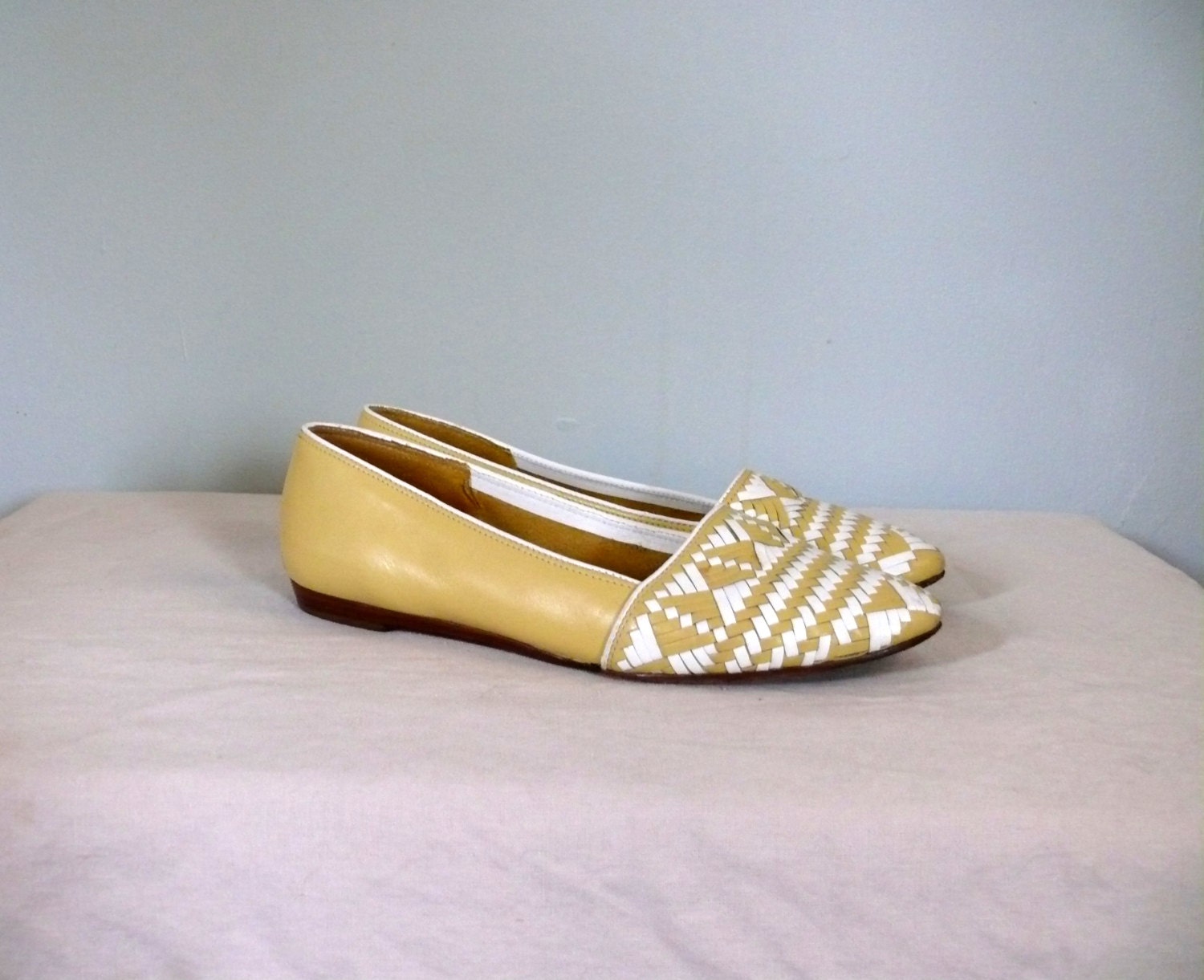 Vintage Shoes /// Citron and White Woven Skimmers