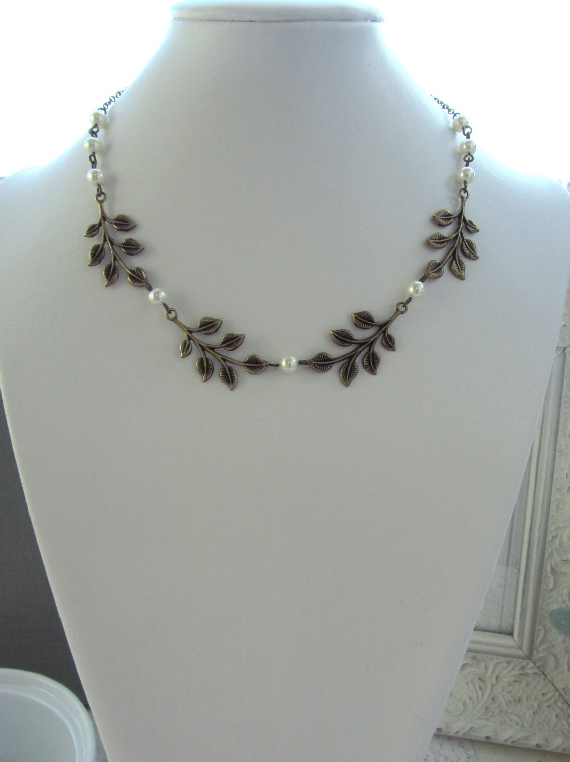 Leaves Garland, Ivory Pearls Statement Vintage Inspired, Antiqued Brass Necklace, Bridesmaid Necklace, Choker. Woodland Nature Wedding.
