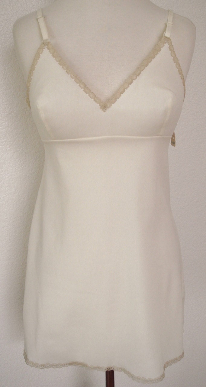 Vtg Van Raalte Vanilla Taupe Lace Full Slip Slightly Padded New Old Stock with Tags 34