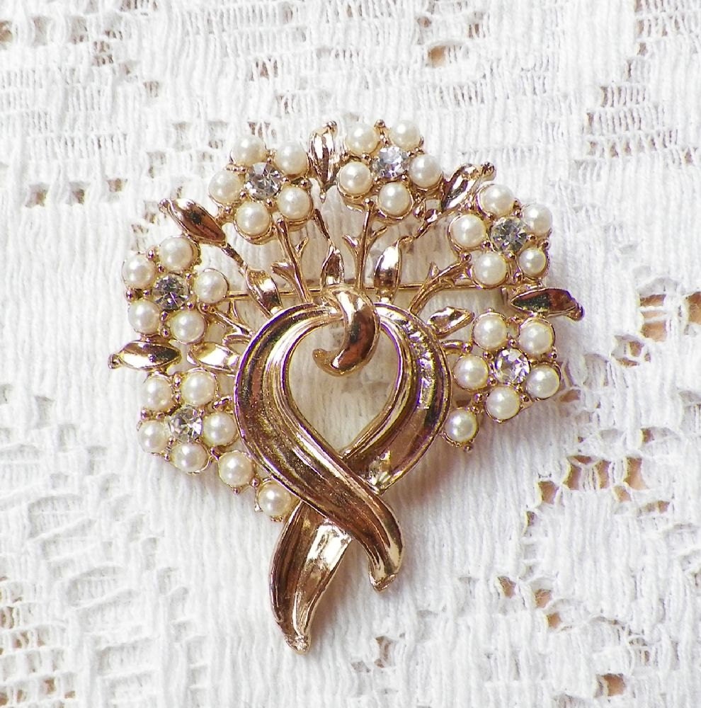 Vintage Faux Pearl and Rhinestne Flowers Pin