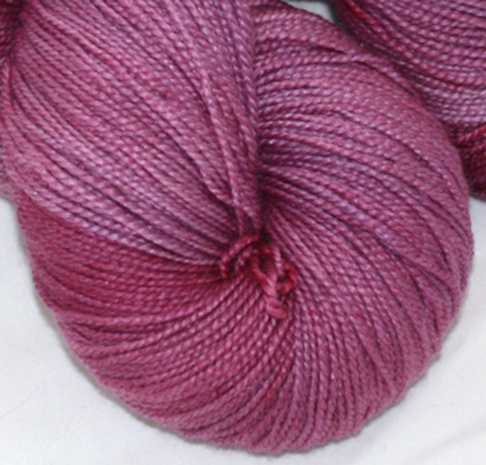Sweet Magnolia--Twisted Slinky Cat-- fingering