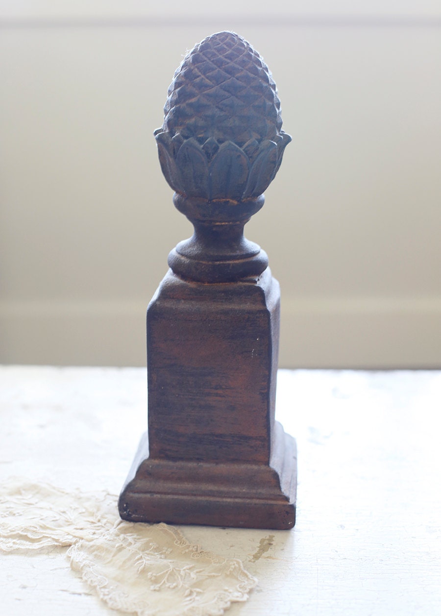 pineapple finial