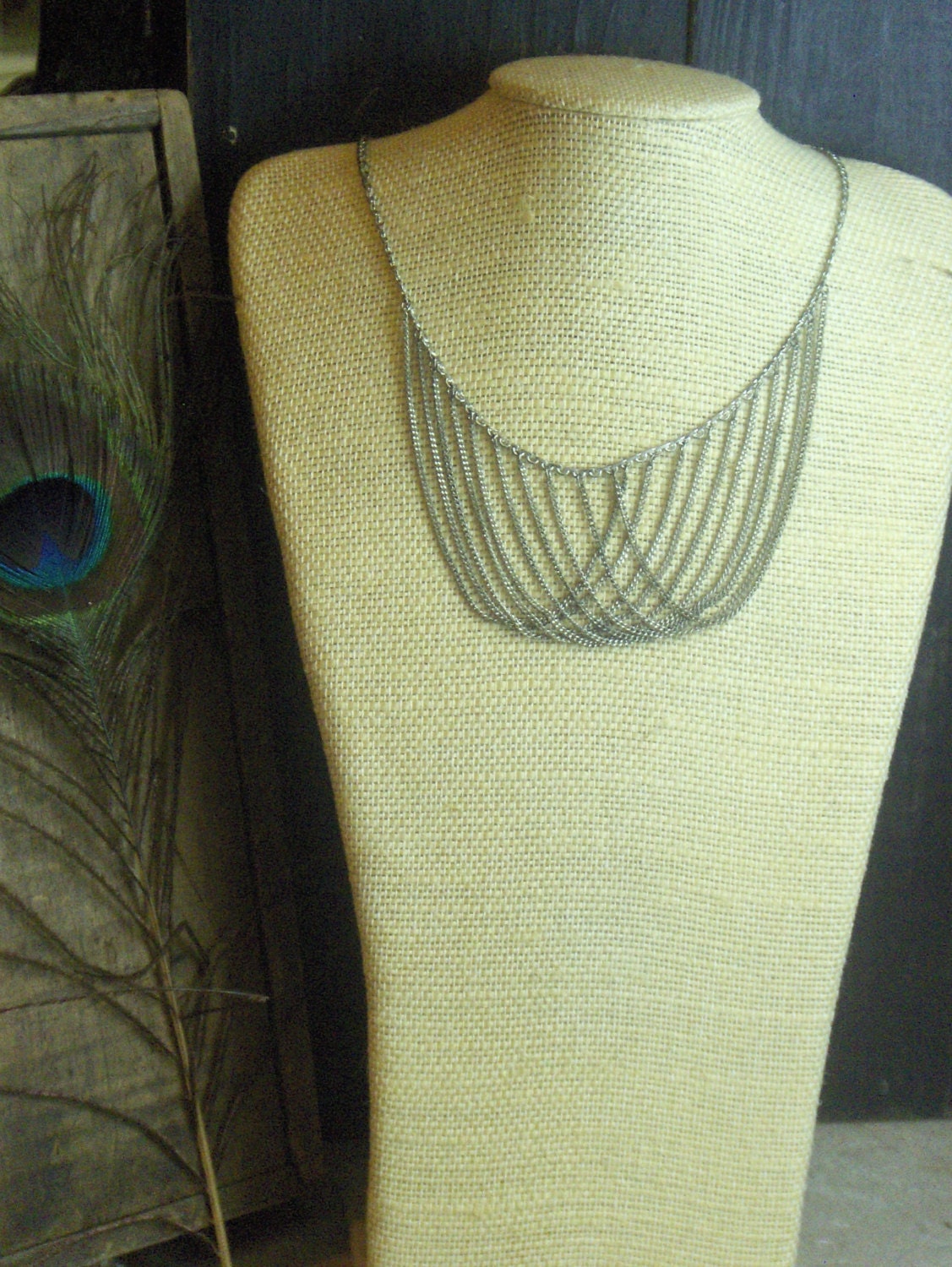 UNFURL. Chain drape necklace