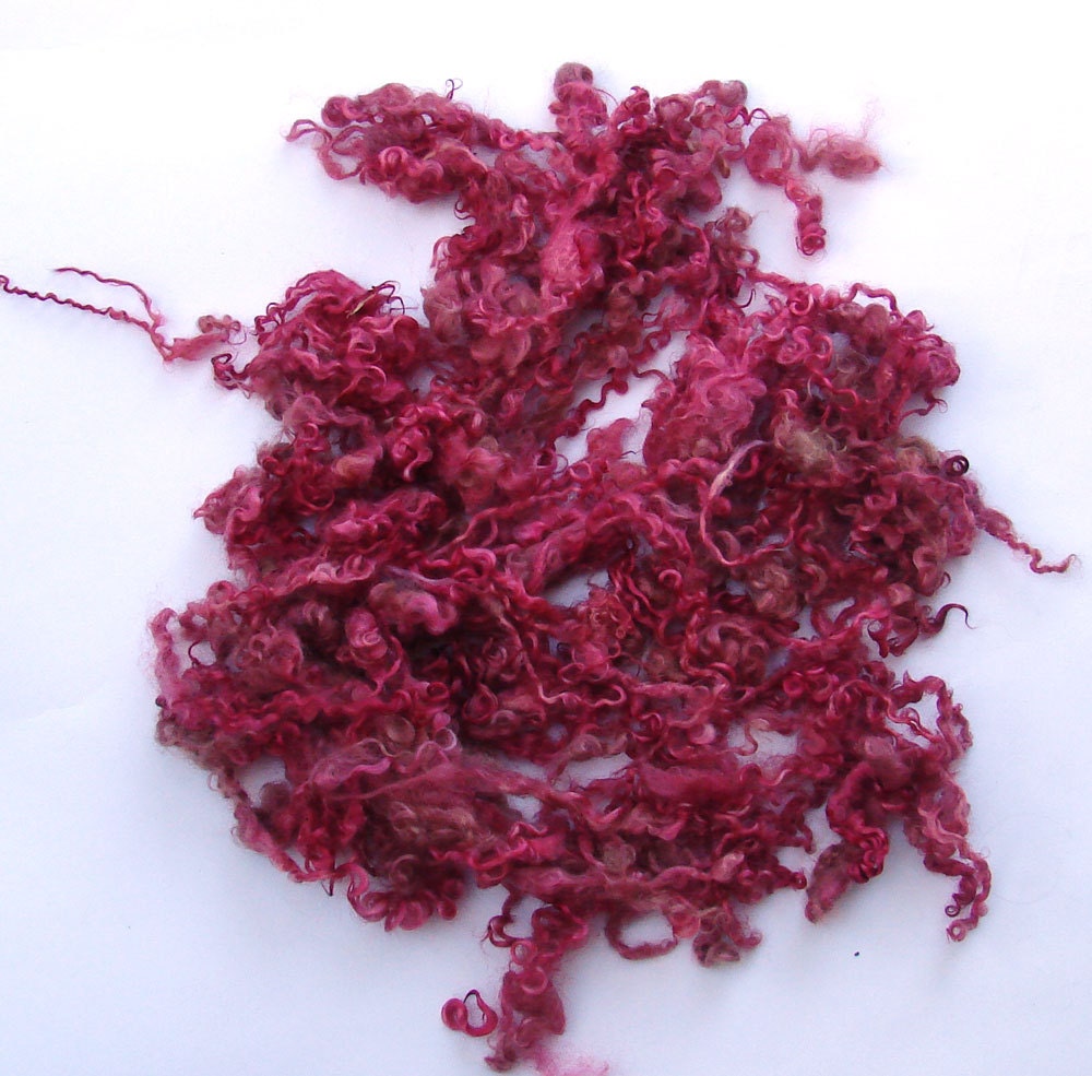 Teeswater Curls fleece 65 gr Hand dyed shades of dark pink for Doll Hair - Blythe Doll Hair ,  Art Dolls, blythe reroot  , spinning and felt