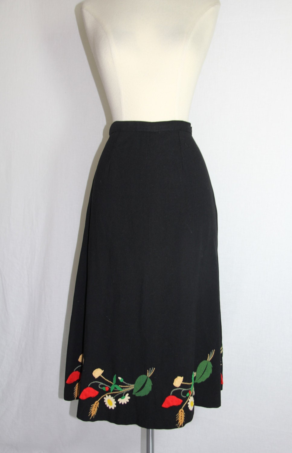 1940s Skirt - Vintage Black Wool Gabardine Skirt with Felt Flowers