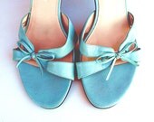 Vintage Tiffany Blue Nine West Dainty Bow Sky Pumps - Retro Early 90's Sexy Flirty Light Azure Stiletto Heels Chic Robin's Egg Sunday Shoes