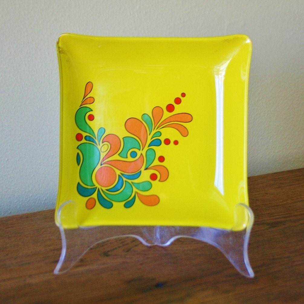 Retro Yellow Glass Dish - Felt Bottom