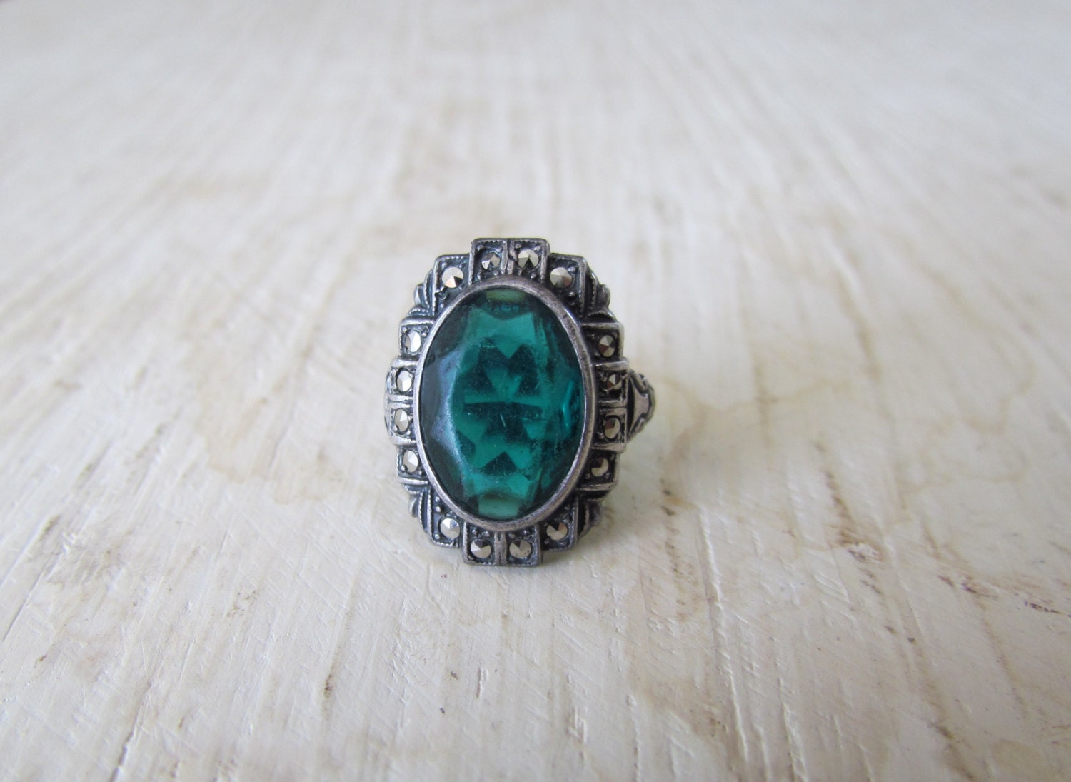 Antique Art Deco Ring / Sterling Silver Ring With Green Glass Stone c.1920s