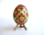 Pysanka, Ukrainian Easter egg, batik decorated chicken egg,  Pysanky